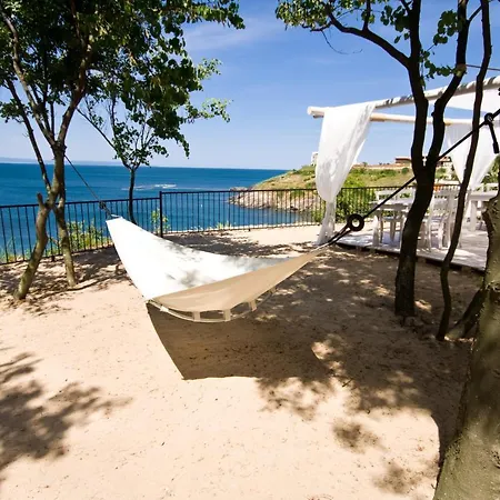 Отель Paradise Bay 3*