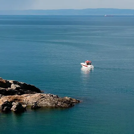 Paradise Bay Отель Поморие