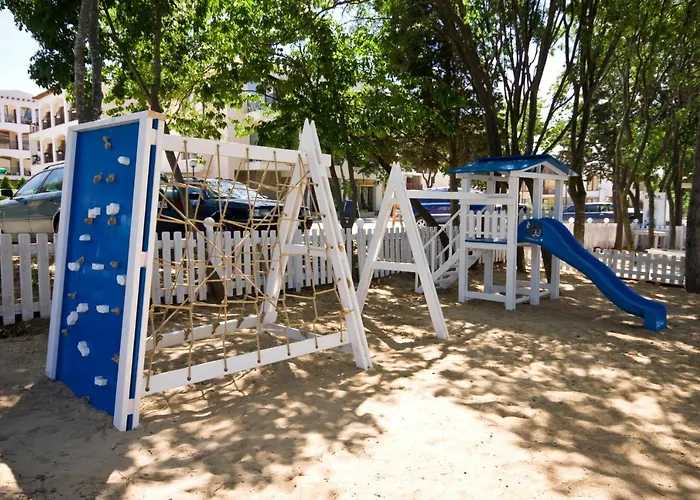 Hotel Paradise Bay 3*