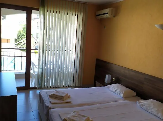 Hotel Paradise Bay 3*