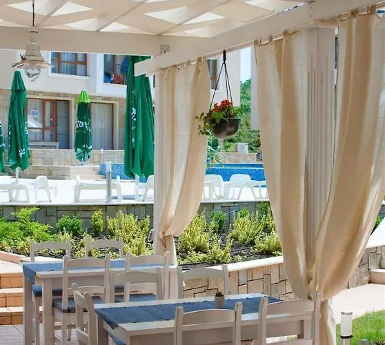 Paradise Bay Hotel Pomorie